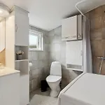 2 Bedroom Cozy In Holiday home