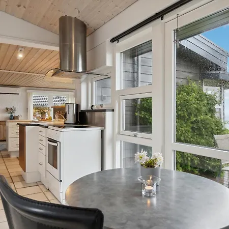 2 Bedroom Cozy In Σπίτι διακοπών *