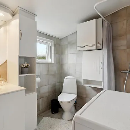2 Bedroom Cozy In Feriehus