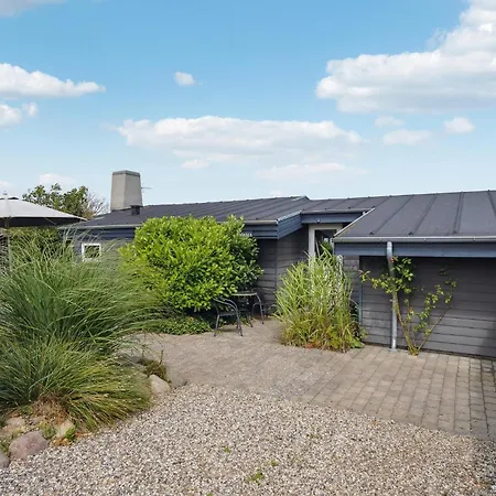 2 Bedroom Cozy In Holiday home *