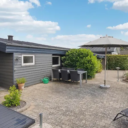 Holiday home 2 Bedroom Cozy In